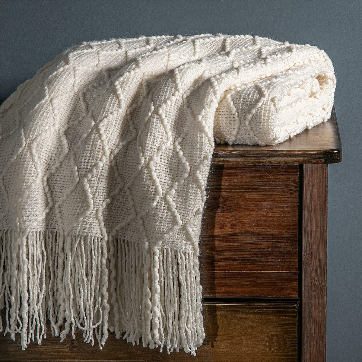 Fennco Styles Modern Textured Weave Knit Throw with Fringe 50
