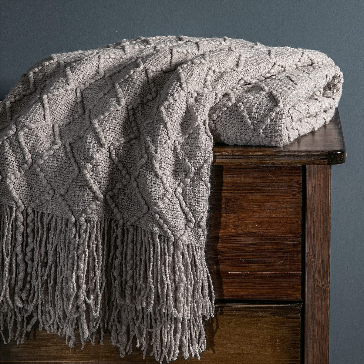 Fennco Styles Modern Textured Weave Knit Throw with Fringe 50