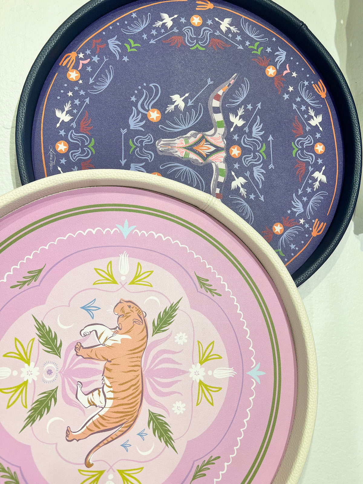 White Gallery Art Tray