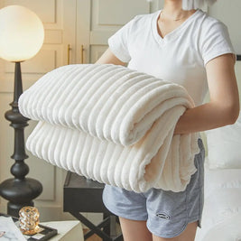 Ultra Soft Fleece Bed Throw Blankets for Lunch Rest Double Sided Warm Blanket Skin-Friendly Warm Conditioning Quilt Breathable